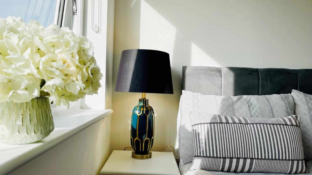 Urban Gem Apartment- Free Parking Enfield Extérieur photo